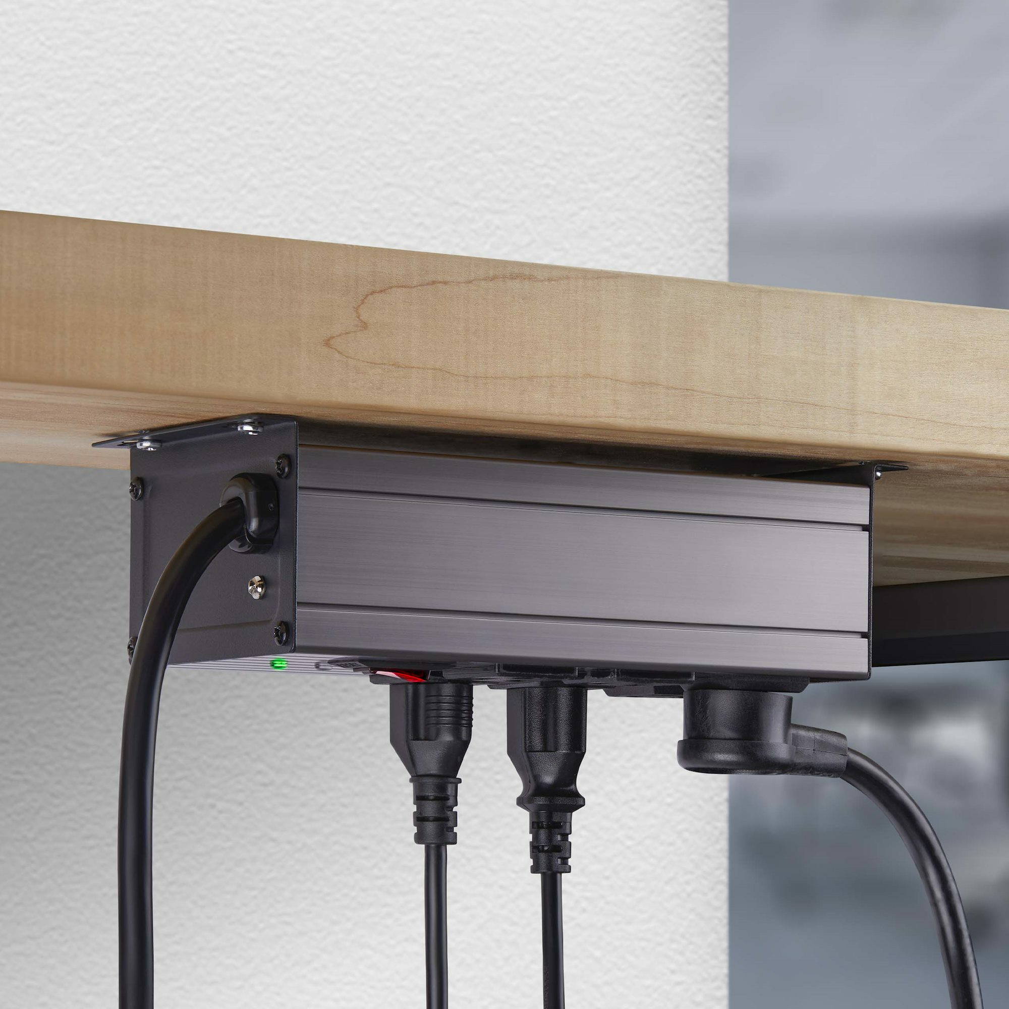 StarTech.com 8-Outlet Industrial Power Strip – image 6