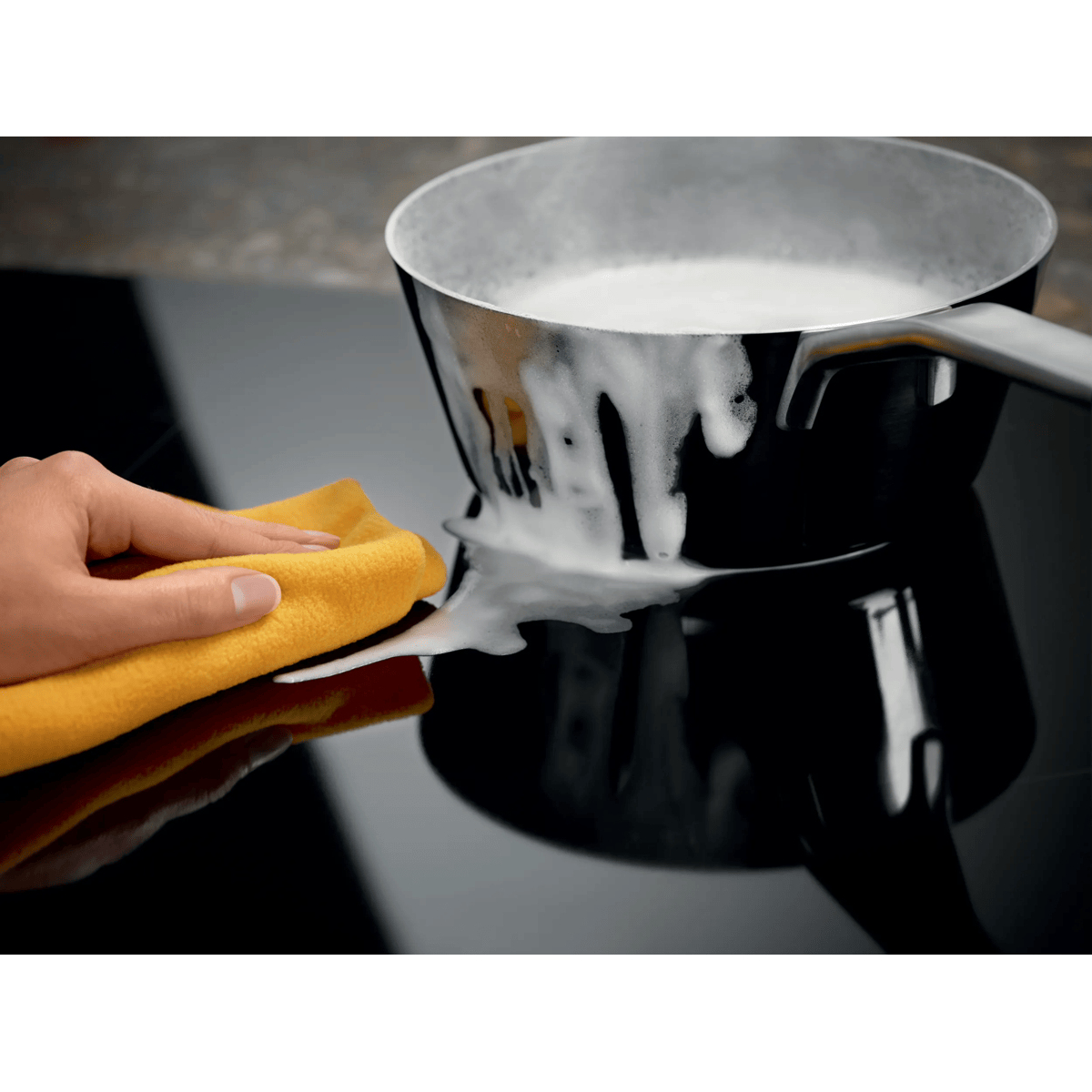 Electrolux 700 Series SenseBoil® 60cm induction hob – image 7