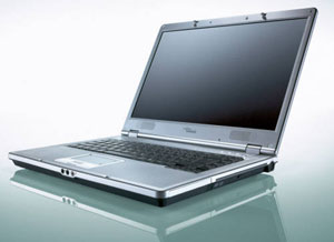 Fujitsu Amilo M1450G Pentium M 725A 512MB 80GB