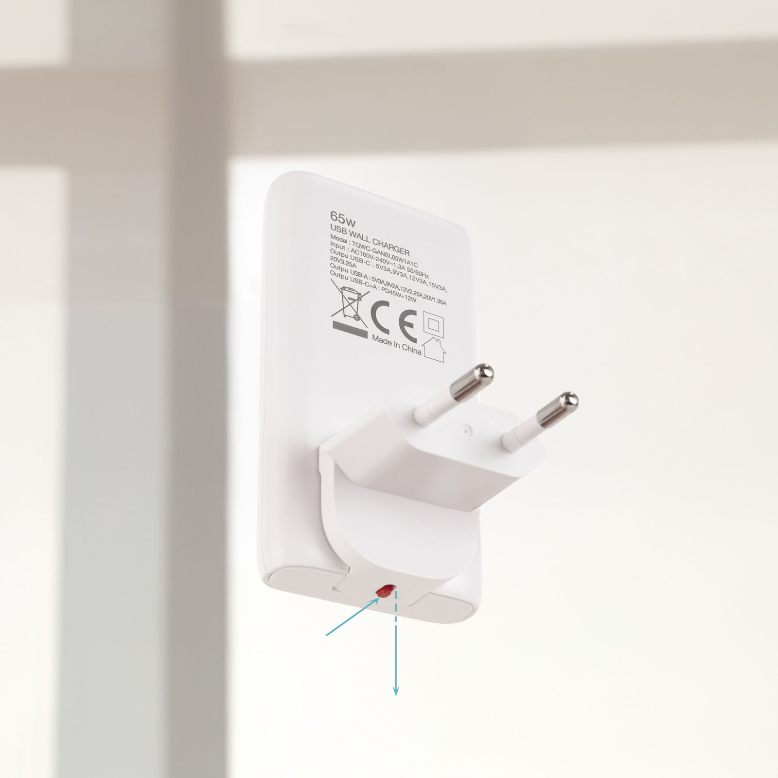TooQ TQWC-GANSL65W1A1C mobile device charger Universal White AC Fast charging Indoor – image 3