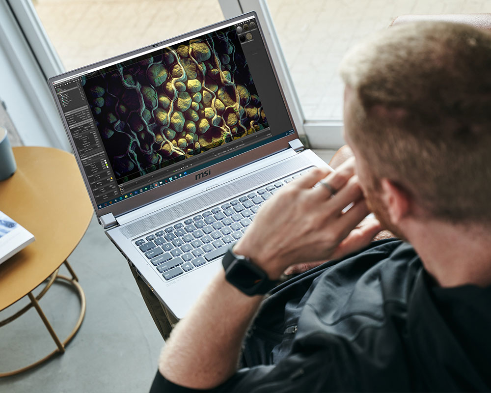 MSI Creator A10SF-270 Intel® Core™ i7 i7-10875H Laptop – image 9