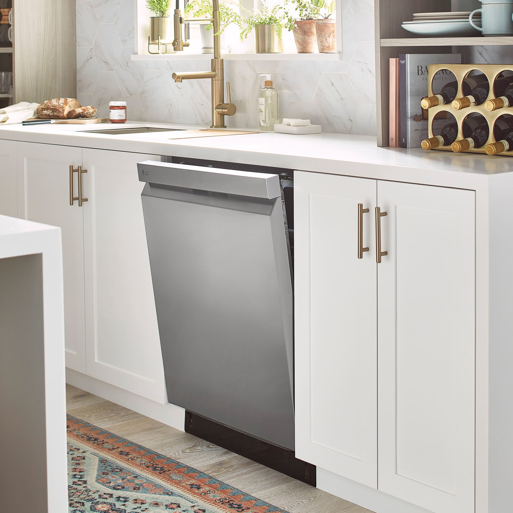 LG DF242FP dishwasher Freestanding 14 place settings – image 6