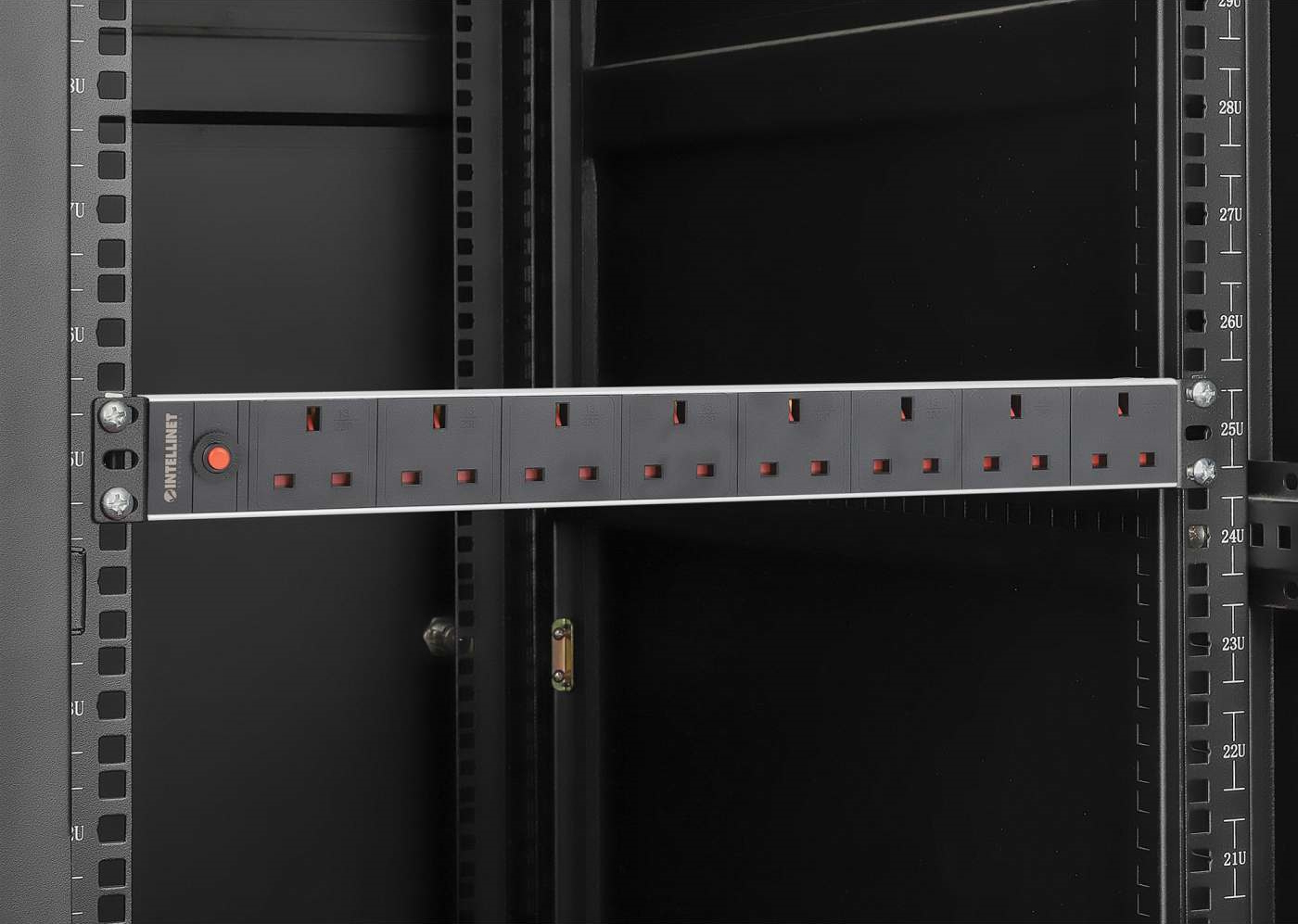 Intellinet 19" 1U PDU 7-way UK, Overload Protection, Rackmount, Power Distribution Unit, UK 3-pin outlets, 3m power cord, output – image 7