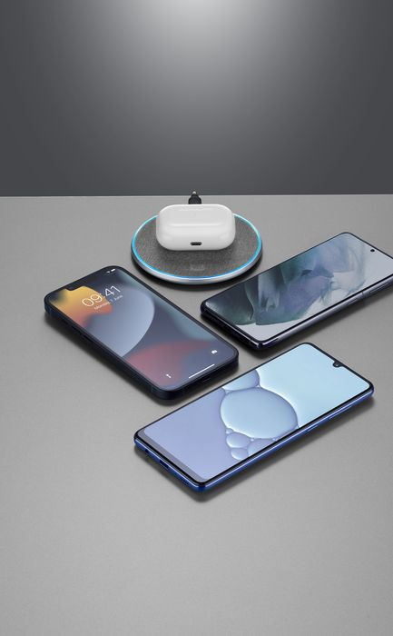 Cellularline Tweed wireless charger – image 3