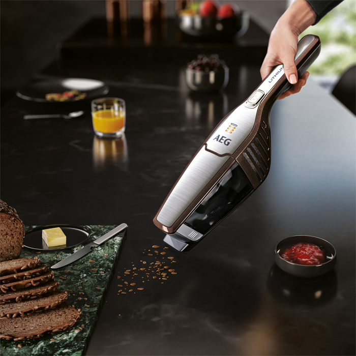 AEG CX7-35CB 2-in-1 stick vacuum Battery Dry Bagless – image 9