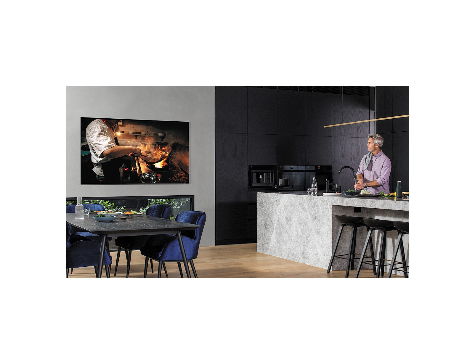 Samsung Series 8 QE55Q800TATXXC TV – image 4