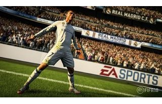 Sony Interactive Entertainment PlayStation 4 Slim 1TB + FIFA 18 + 2x DUALSHOCK 4 – image 5