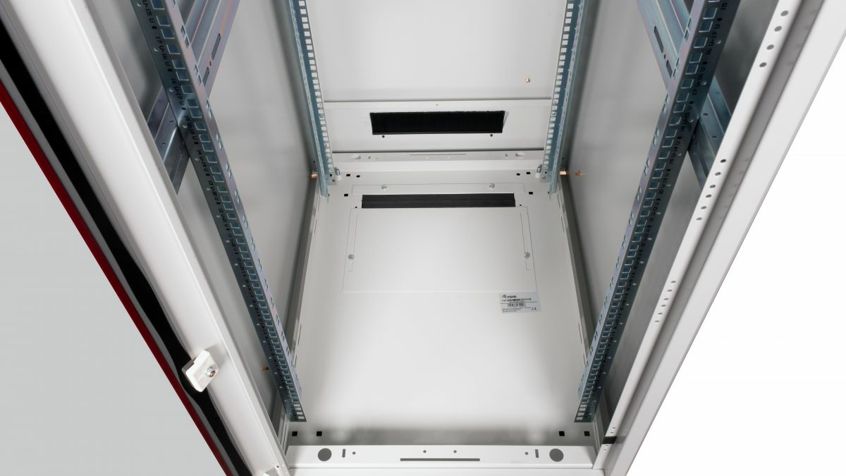 Equip Dynamic Flex 19' Cabinet, 32U – image 7