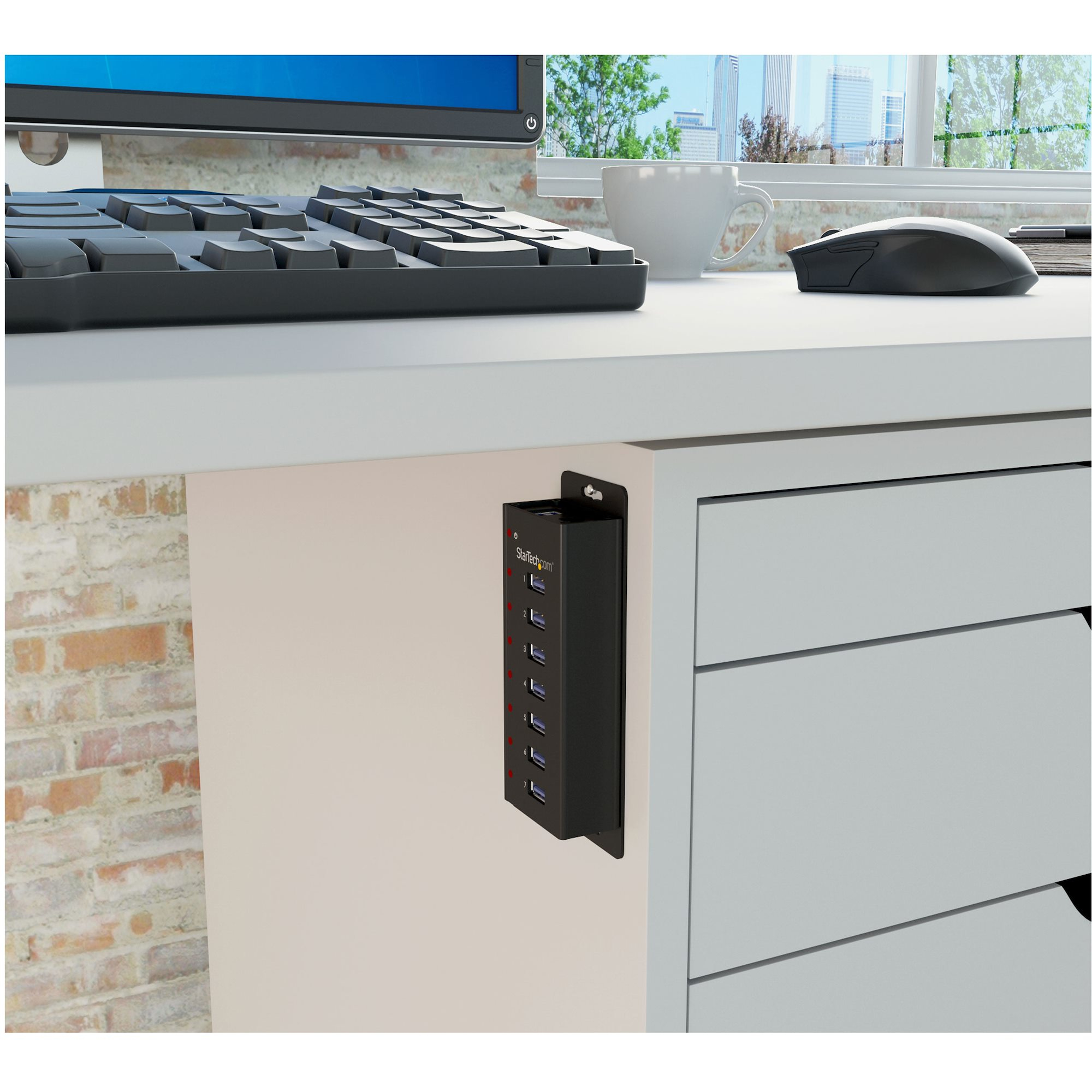 HUB USB StarTech.com ST7300U3M - 7 Puertos USB 3.0 - Caja Metálica - Sobremesa/Montaje en Pared - Negro - ST7300U3M