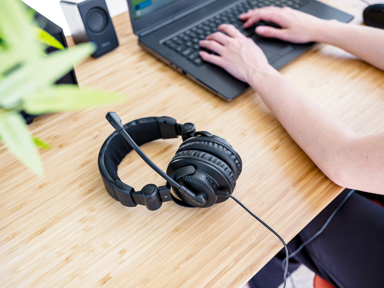 Trust Como Headset Wired Head-band Calls/Music Black – image 8