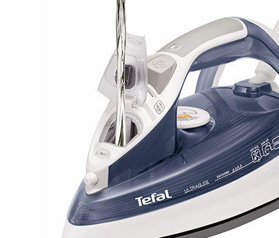 Tefal FV4488 Steam iron Ultragliss soleplate – image 3