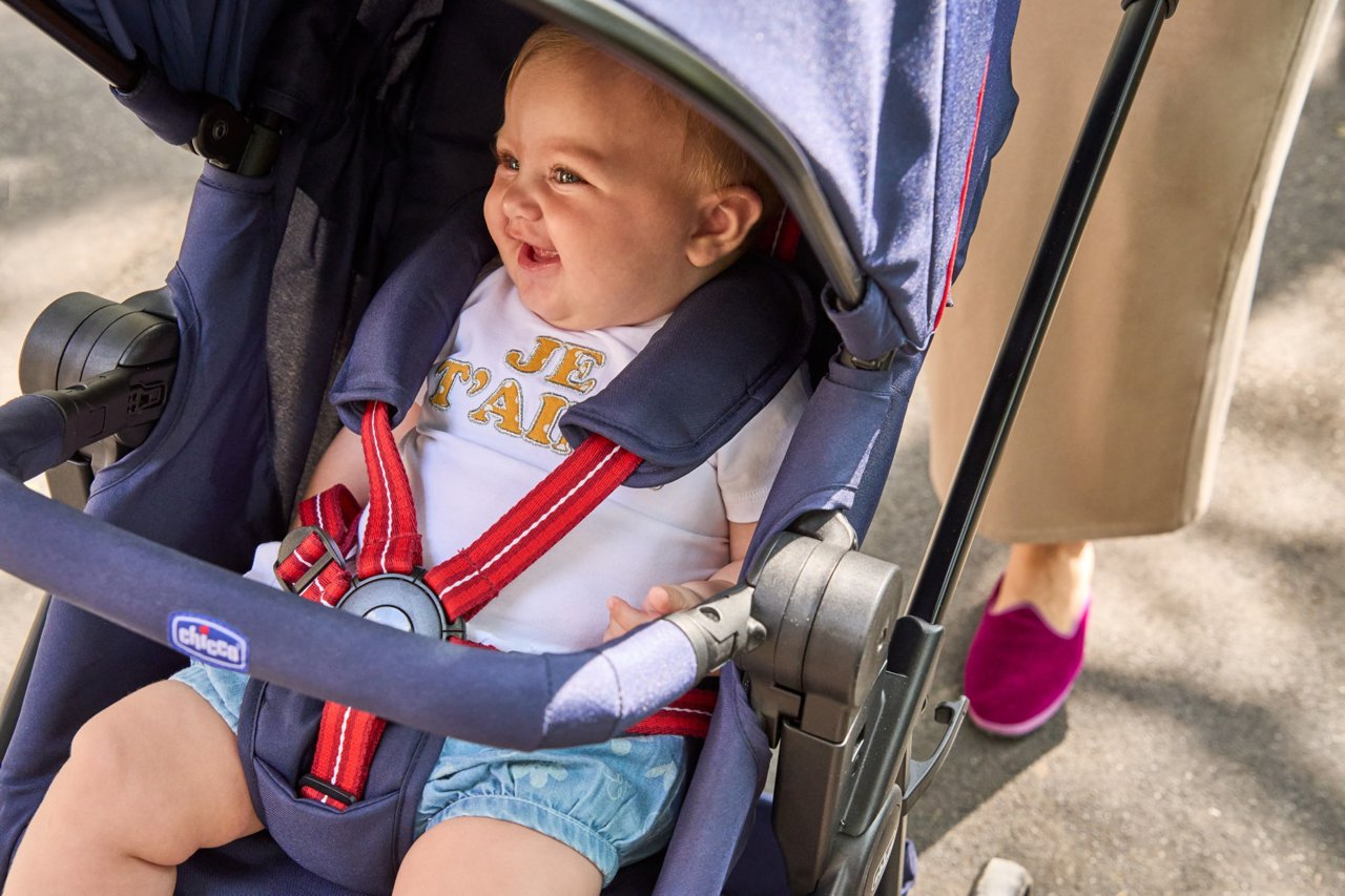 صورة عربة أطفال Chicco Seety التقليدية، أزرق، مقعد واحد، قابلة للطي، SPF 50