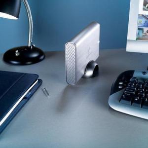 Iomega Professional Hard Drive - 500GB - 7200rpm - USB 2.0