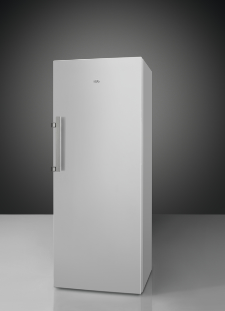 AEG RKB333E2DW fridge Freestanding – image 3
