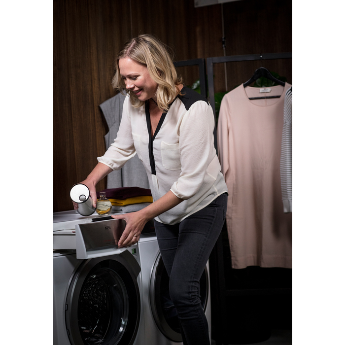 AEG L6FBE740G washing machine Front-load – image 6