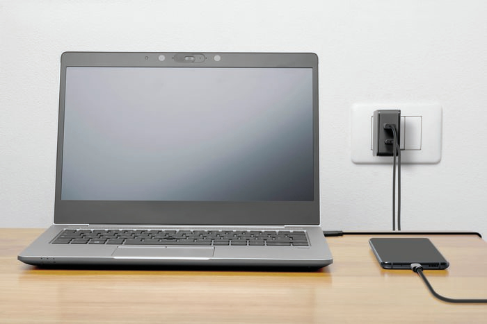 Cellularline MULTIPOWER 2 COMBO - MacBook and iPhone – image 3