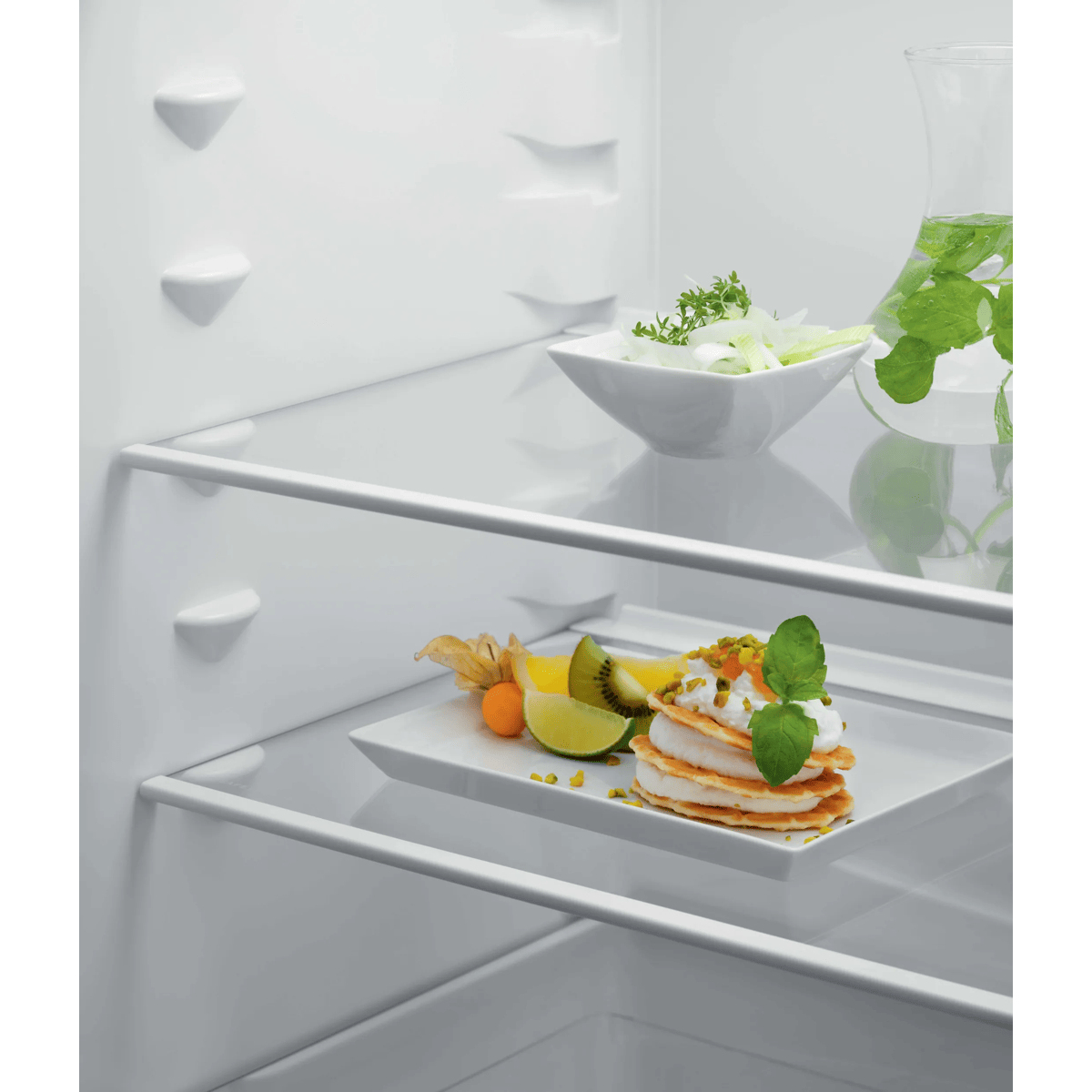 Electrolux KRD6DE18S4 fridge Built-in – image 6