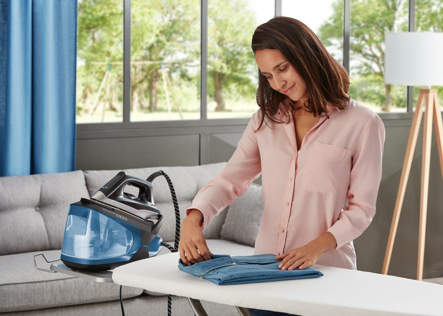 Rowenta VR8321F0 steam ironing station – image 5