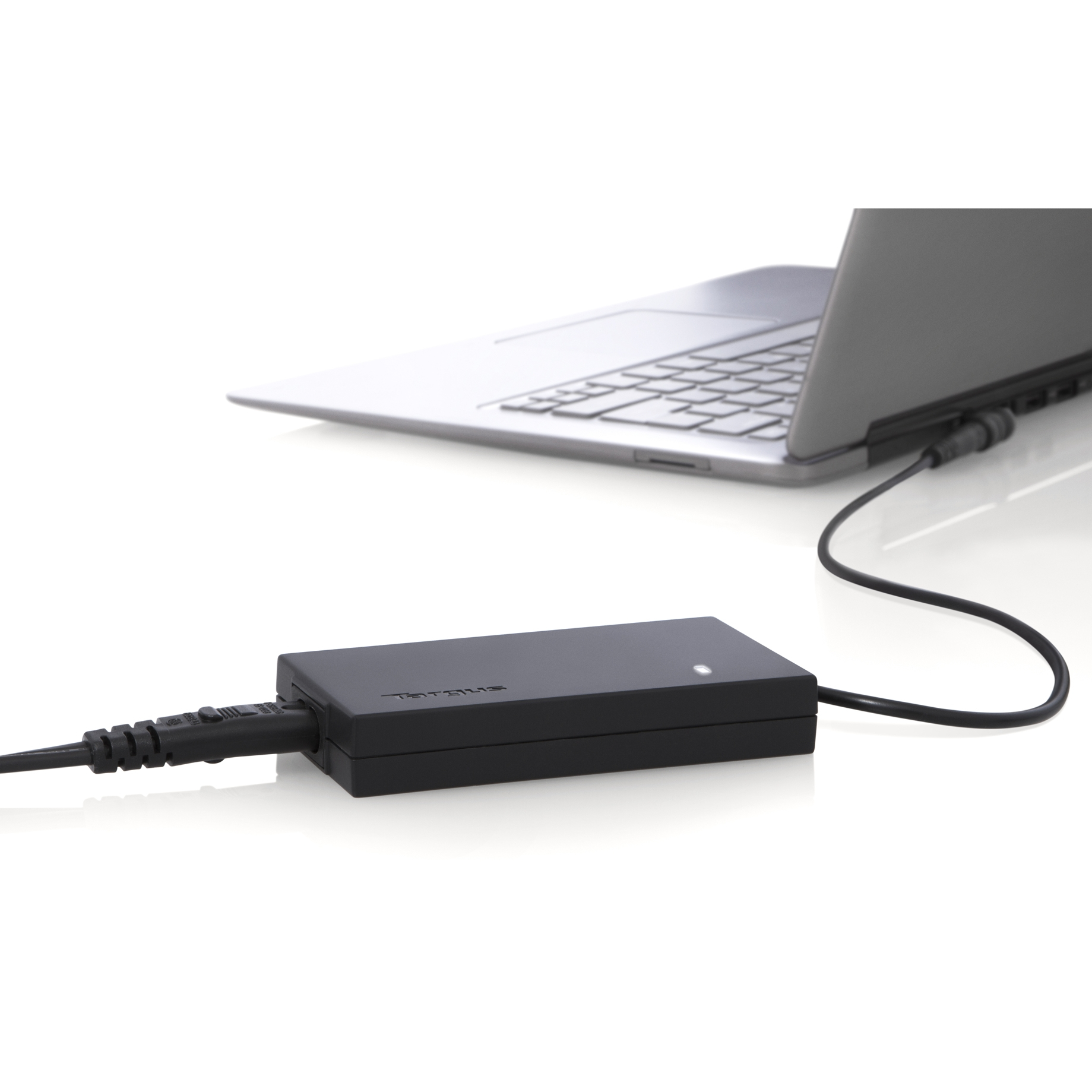Targus APA037USZ power adapter/inverter Indoor – image 2