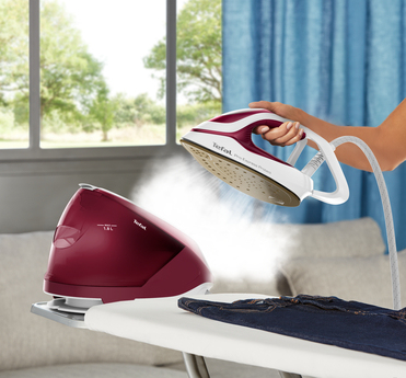 Tefal GV9220 steam ironing station – image 7