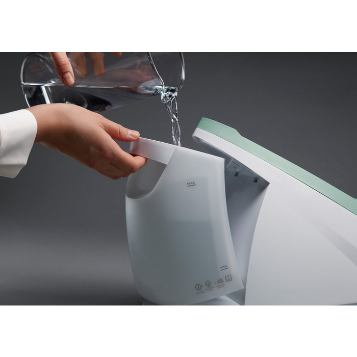Electrolux E7ST1-2LG steam ironing station – image 9