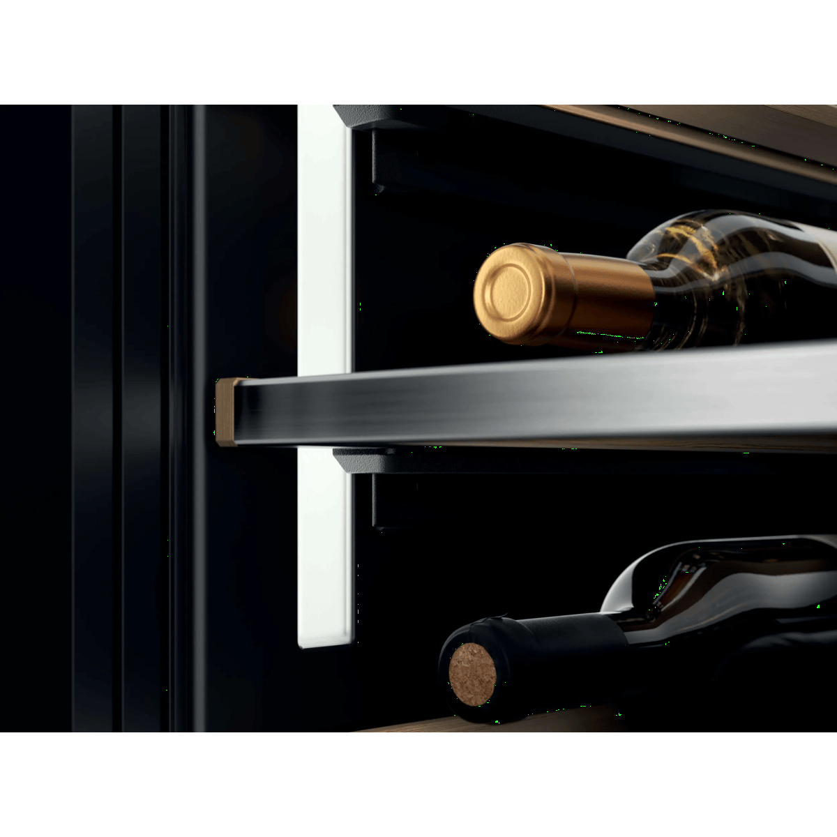Electrolux EWUS040B8B Built-in Black 40 bottle(s) – image 4
