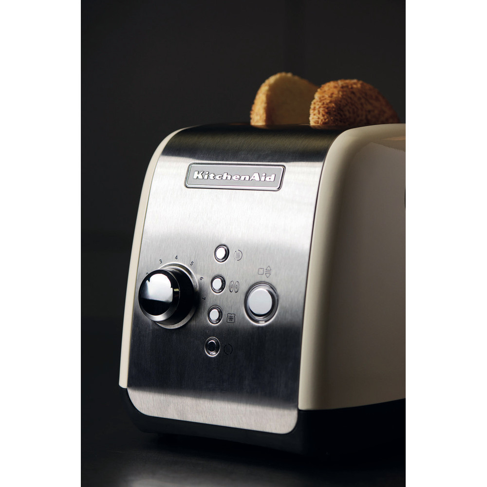 KitchenAid 5KMT221BAC toaster 7 2 slice(s) Cream – image 2