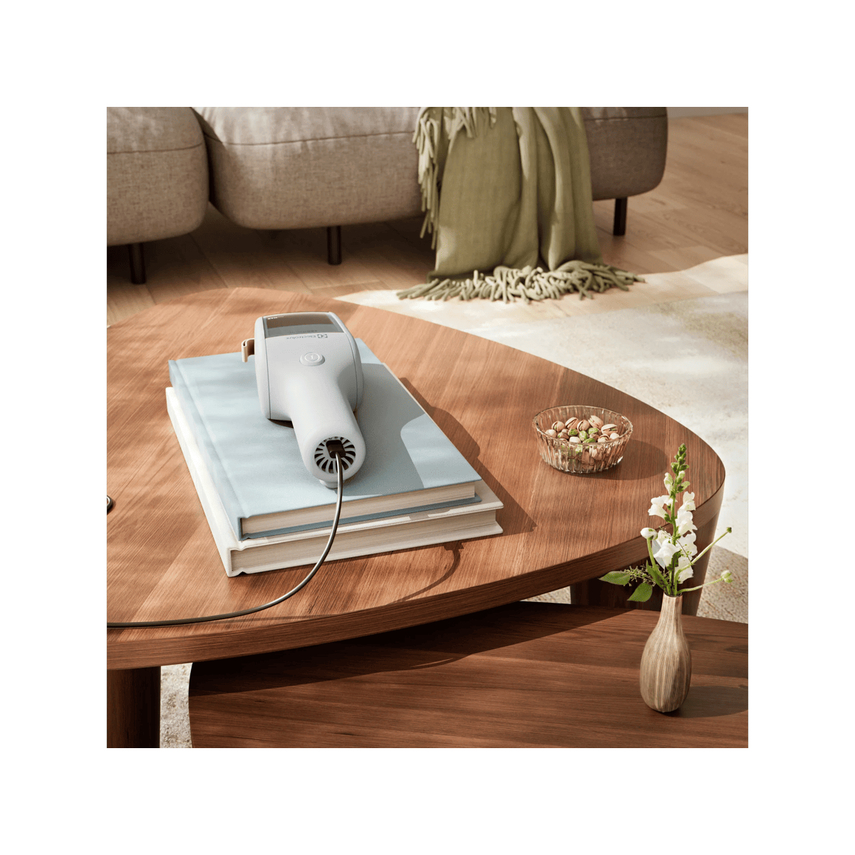 Electrolux EH1EM10SW handheld vacuum White Bagless – image 8
