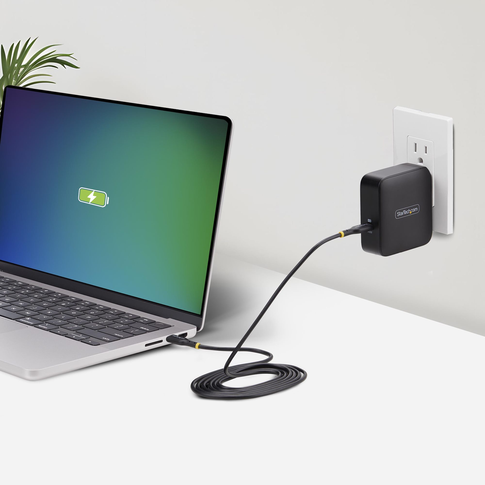 Resim StarTech.com 1014GCN-WALL-CHARGER 140W USB-C PD 3.1 GaN Duvar Tipi Şarj Cihazı Siyah