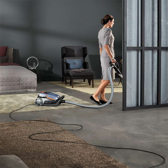 AEG VX9-1-SB-E 5 L Cylinder vacuum Dry 850 W Dust bag – image 4