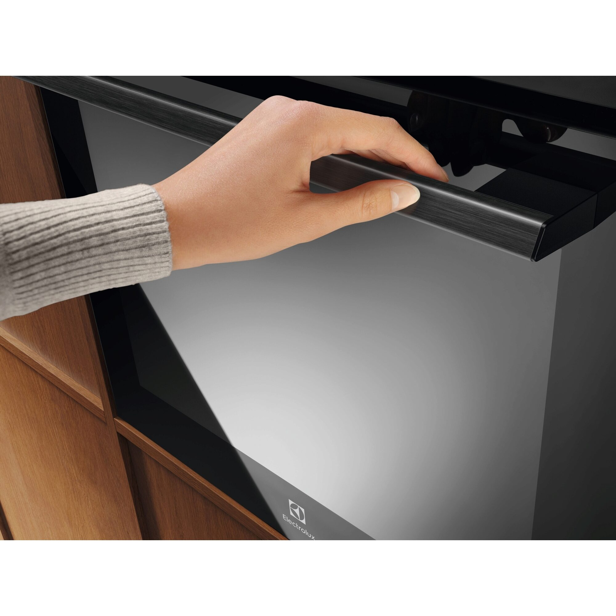 Electrolux EOM7P00H 72 L 3490 W Black – image 4