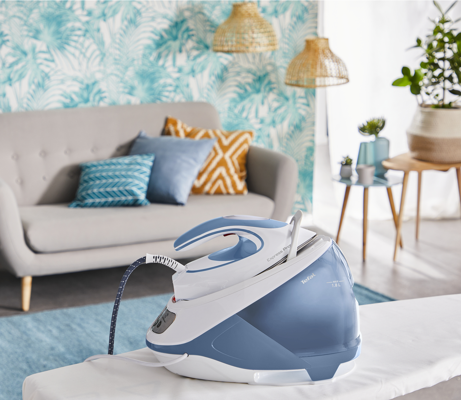 Tefal Express Protect SV9202G0 steam ironing station – image 5