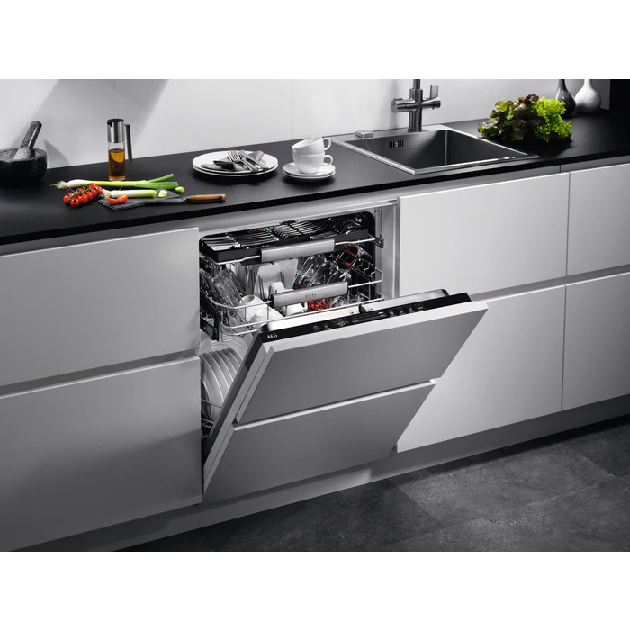 AEG FSE63767P dishwasher Fully built-in 15 place settings – image 8