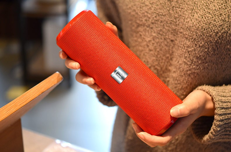 Techly Portable Bluetooth Tube Speaker with FM Radio MicroSD Reader USB 10W Red image 9