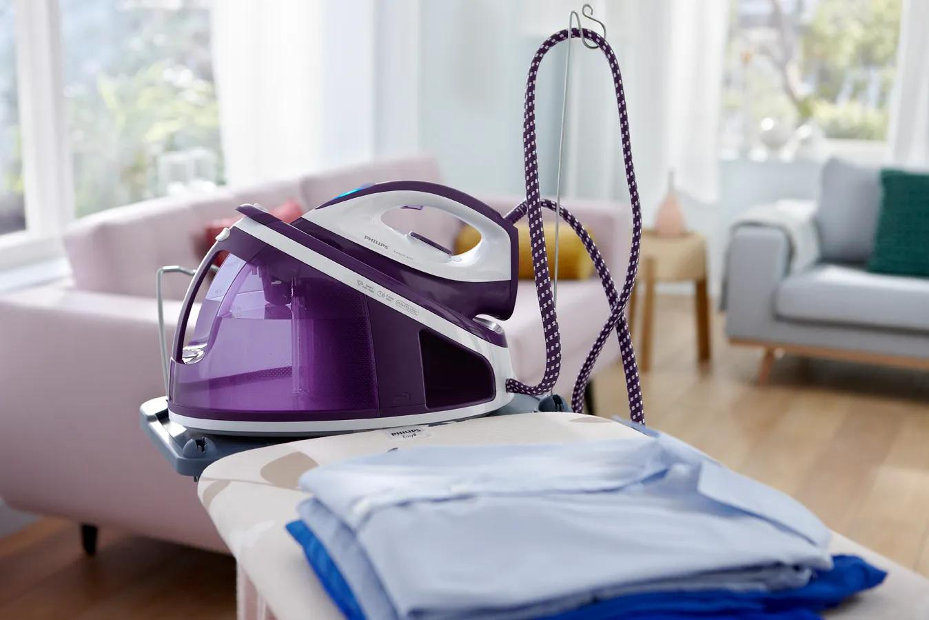 Philips FastCare GC7705/30R1 steam ironing station – image 3