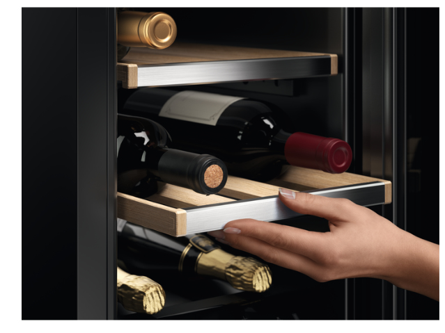 Electrolux WKU30SSP Thermoelectric wine cooler Built-in Black 18 bottle(s) – image 3