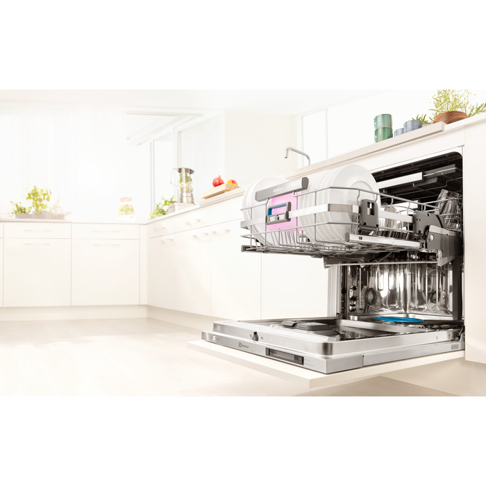 Electrolux ESF7750ROX Undercounter 13 place settings – image 2