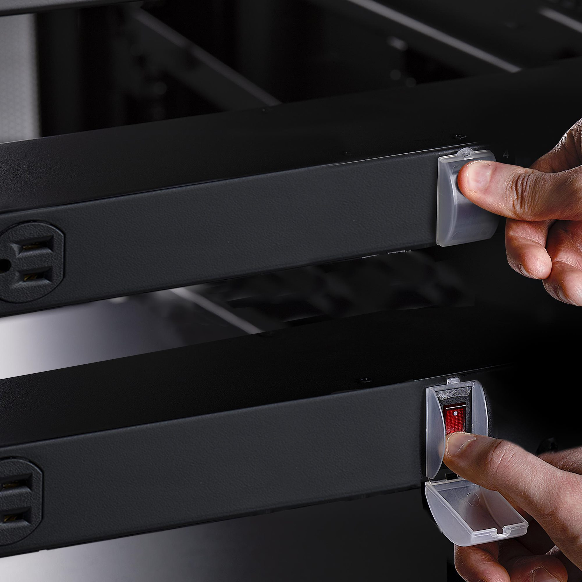 StarTech.com 16-Outlet Horizontal Rack Mount Metered PDU, 1U Server Power Strip w/Surge Protector – image 3