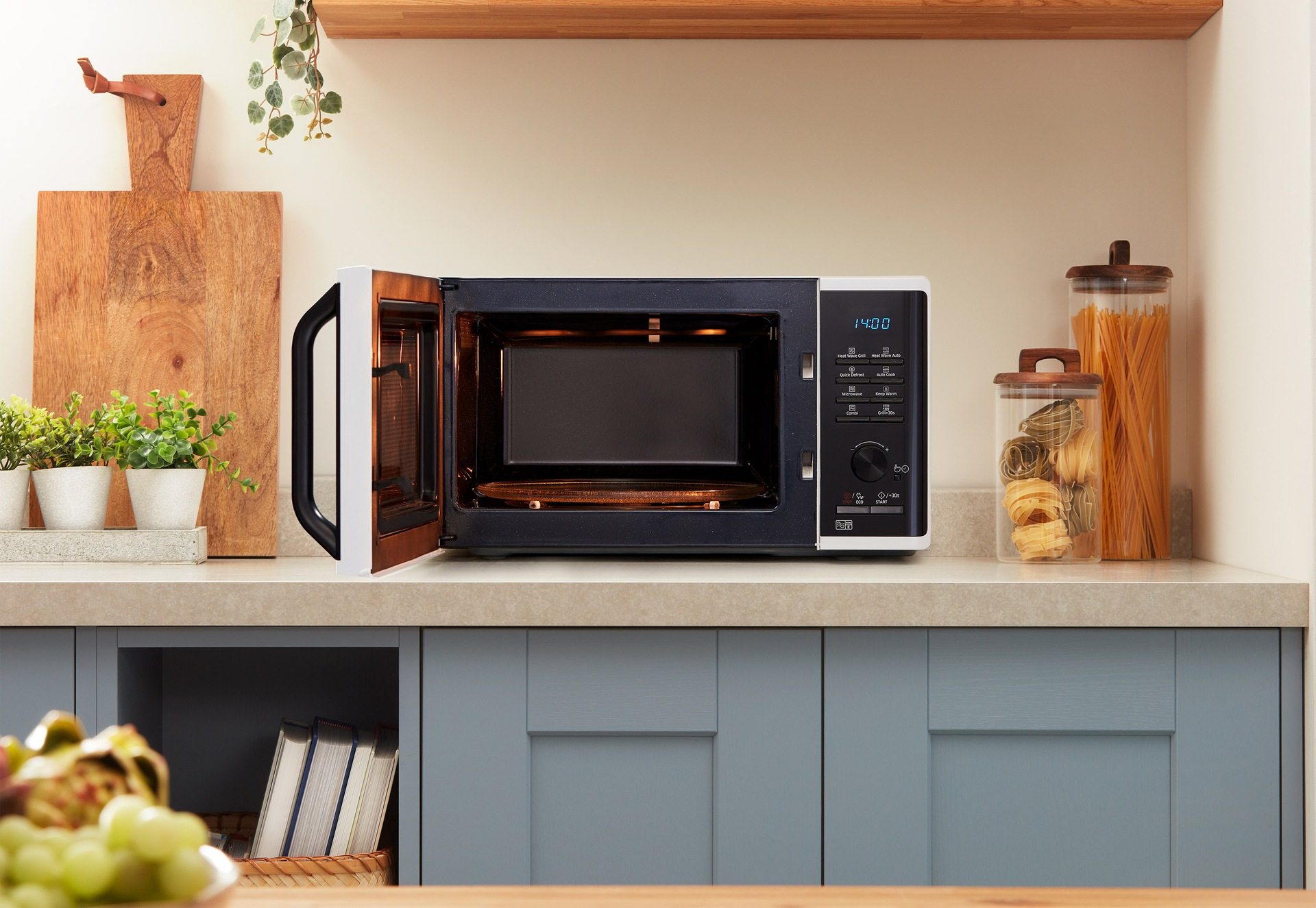 Samsung MW3500K Microwave Oven with Heat Wave Grill – image 5