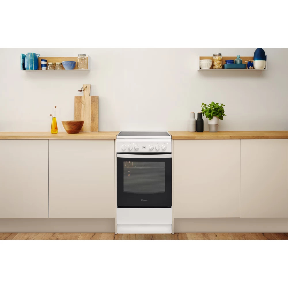Indesit IS5V8GMW/E cooker Freestanding cooker Electric Ceramic hob White – image 4