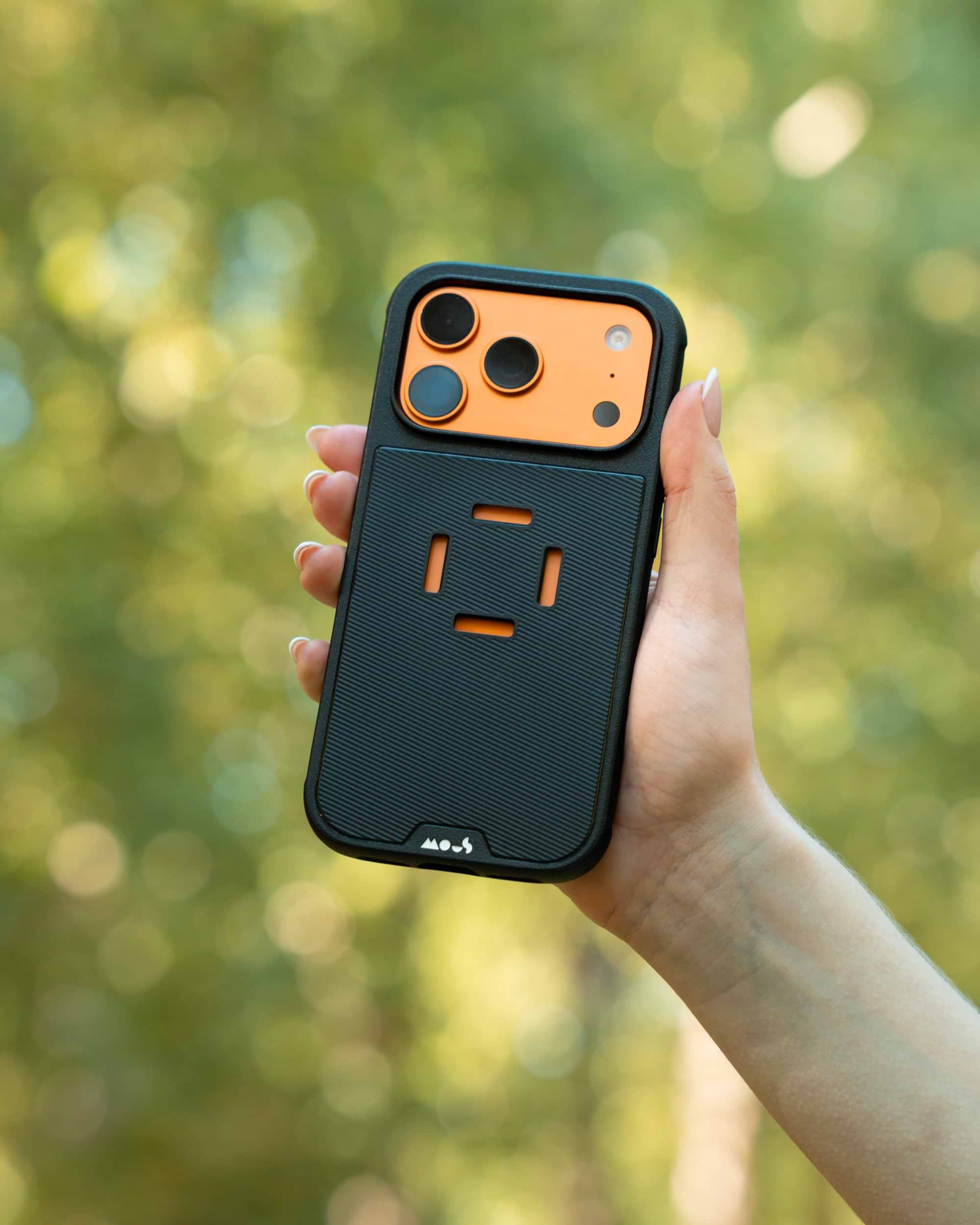 Mous IntraLock Case - iPhone 17 Pro 6.3 - Black – image 3