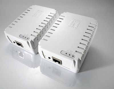 LevelOne 200Mbps Powerline Adapter (Dual Pack) – image 1
