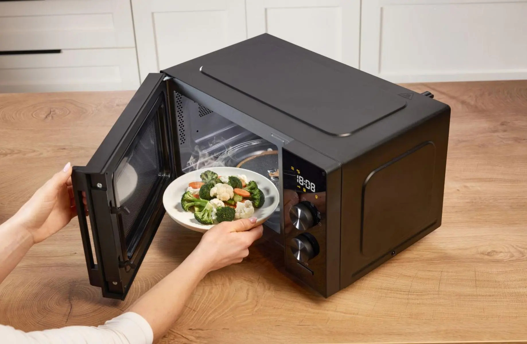 Gorenje MO20AE1B5 Black Solo microwave Countertop – image 5