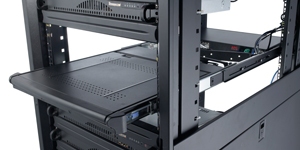 APC 15" Rack LCD Monitor Keyboard Mouse – image 3