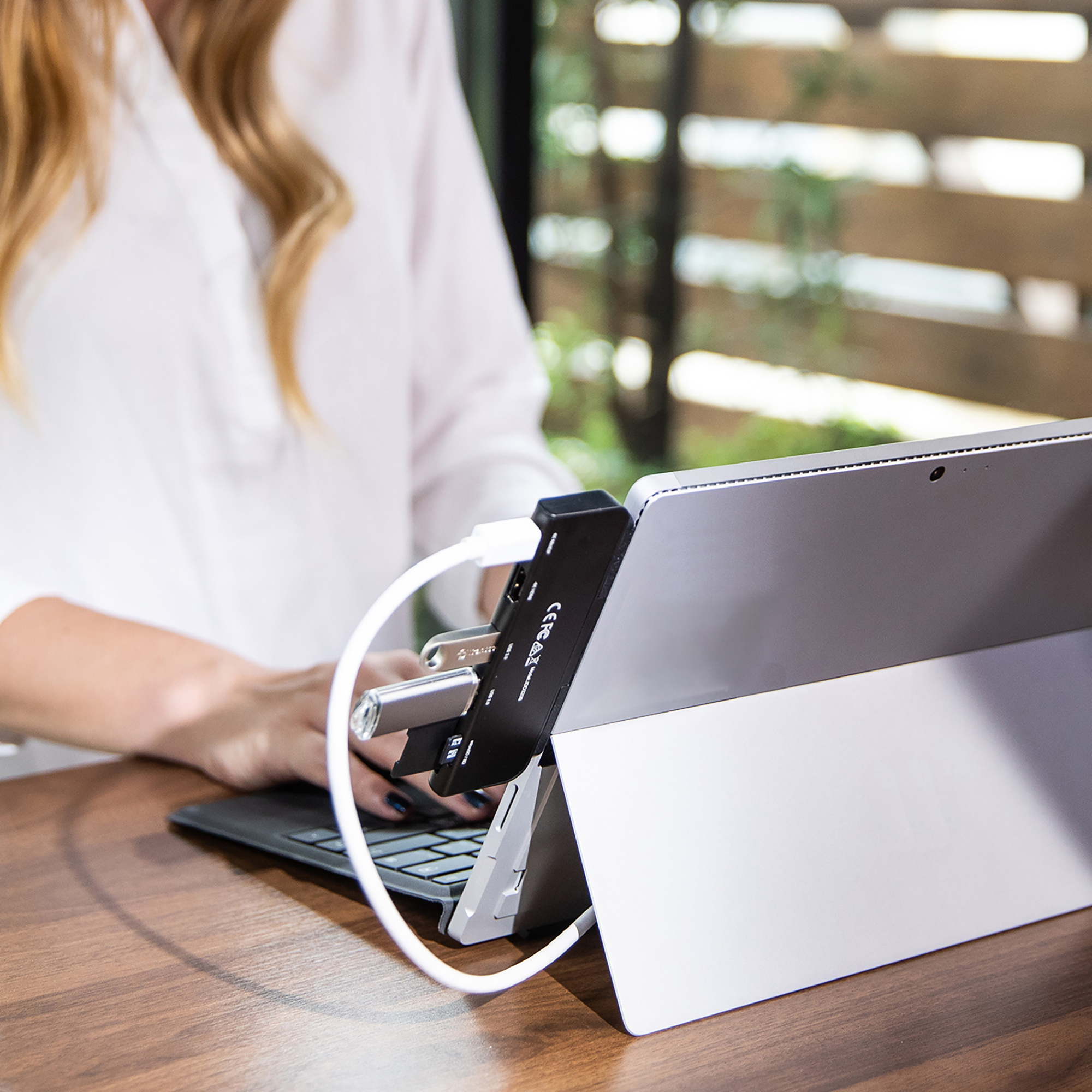 j5create JDD320B Ultradrive Minidock™ for Surface Pro™ 4/5/6, includes 1x HDMI port and 2x USB ports, Black – image 6