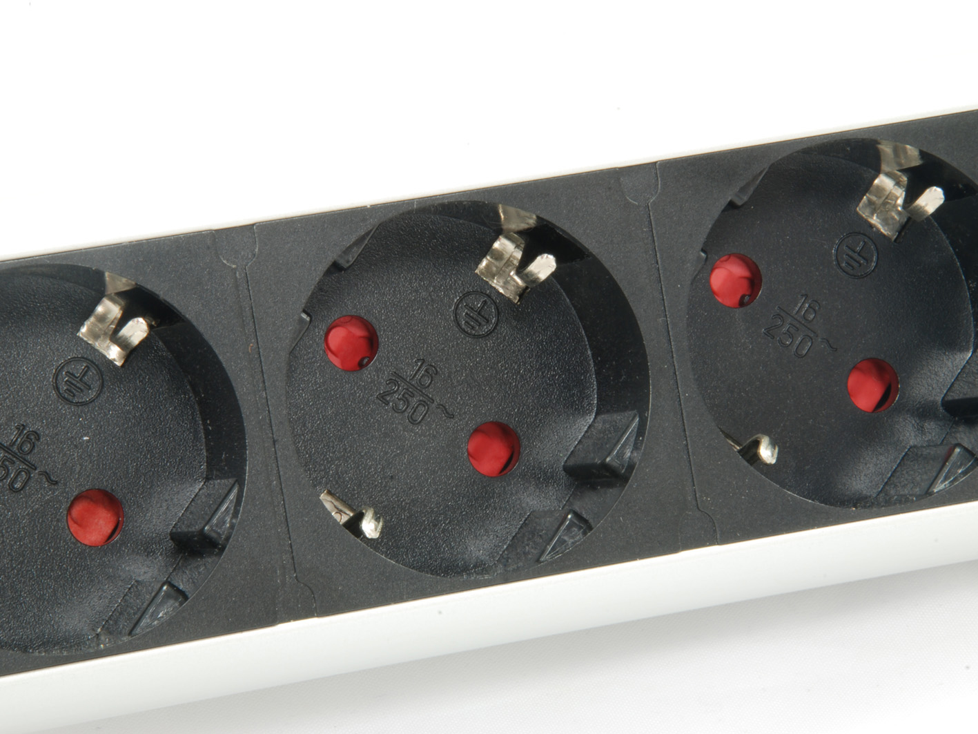 Equip Desktop Pop-up Power Outlet – image 3