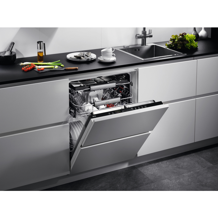 AEG FSE83727P Freestanding 15 place settings – image 5