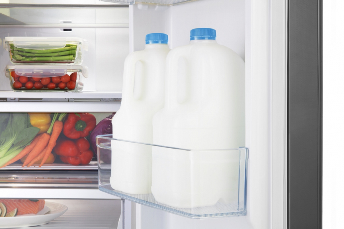 Hisense RF702N4IS1 side-by-side refrigerator Freestanding – image 8