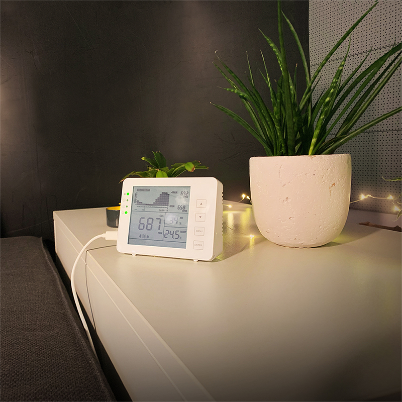 LogiLink CO2 meter with three-level indicator, temperature & humidity display – image 6