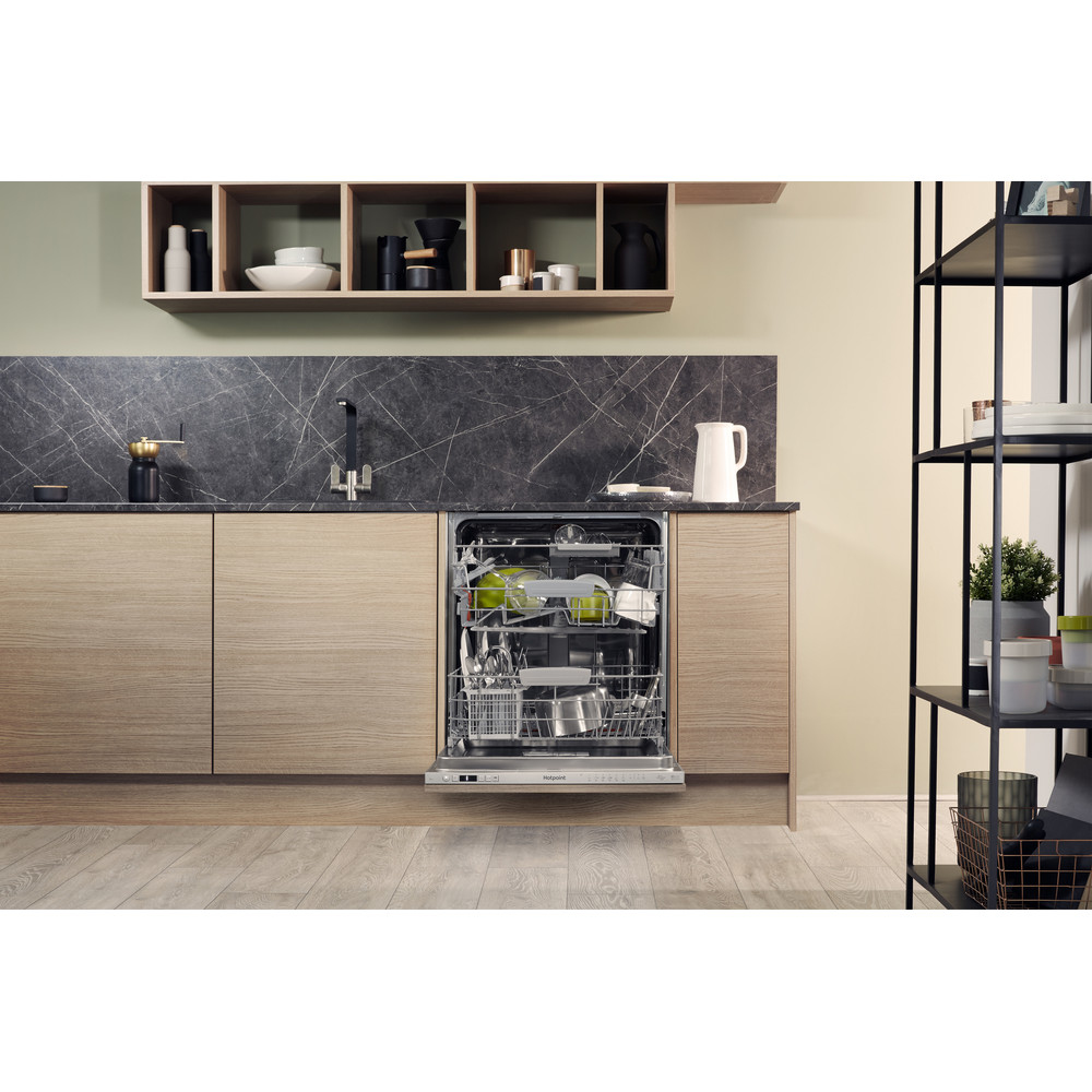 Hotpoint HIC 3C26 WF UK – image 4